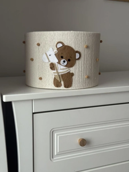 Lampa wisząca do pokoju dziecka Miś w tylu boho średnica 30 cm Led 