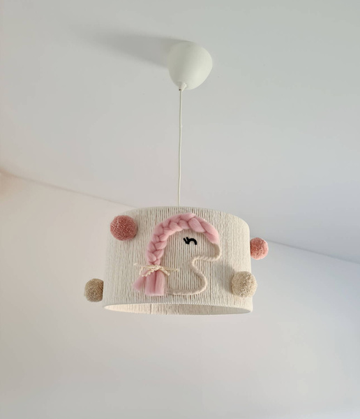 Lampa do pokoju dziewczynki w stylu Boho Koniki