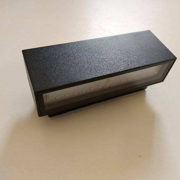 Kinkiet zewnętrzny UNIT LED czarny szer. 18cm