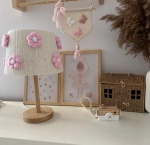 Lampka nocna do pokoju dziewczynki w stylu Boho Kwiatki Różowe