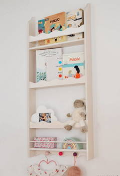 Regał wiszący do pokoju dziecka na książeczki Falbanka bielona