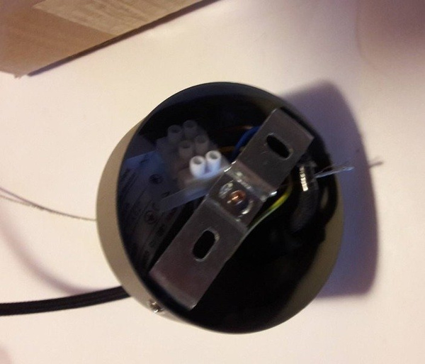 Betonowa lampa wisząca LAVA