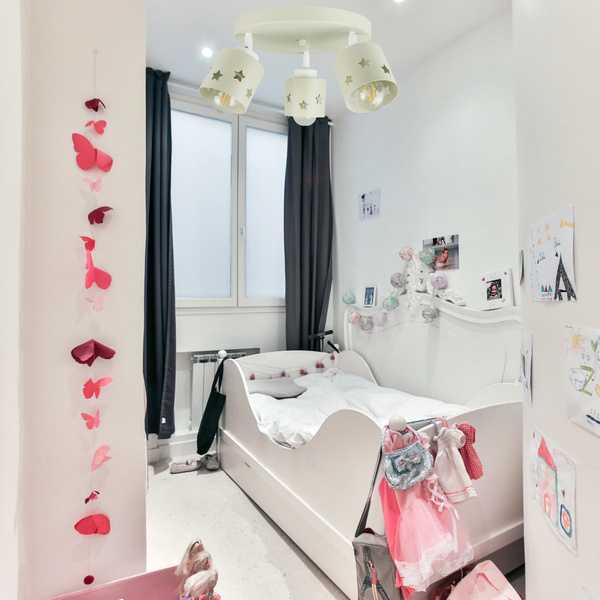 Lampa sufitowa do pokoju chłopca i dziewczynki beżowa w gwiazdki 3xE27 led