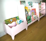Drewniany regał na książki do pokoju dziecka Montessori Falbanka Różowa 