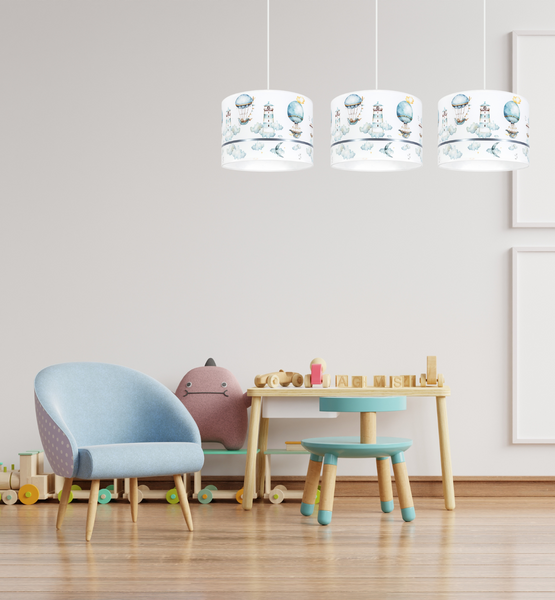 Różowa lampa dla dziewczynki abażury w białe chmurki