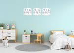 Różowa lampa dla dziewczynki abażury w białe chmurki
