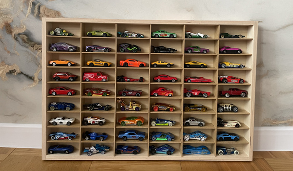 Półka na resoraki Hot Wheels drewniana organizer do pokoju dziecka 54 naturalna 