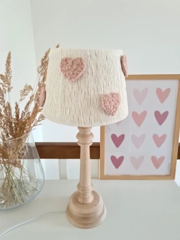 Lampka nocna dla dziewczynki w stylu Boho Serca Różowe