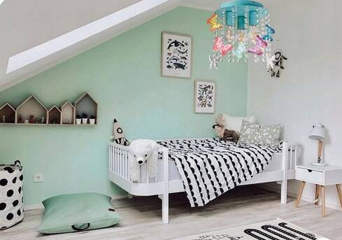 Lampa sufitowa do pokoju dziewczynki miętowa Motylek Kryształ 3xE27