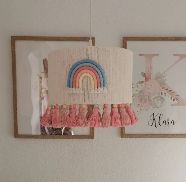 Lampa wisząca do pokoju dziewczynki w stylu Boho Tęcza Różowe Chwosty 35 cm