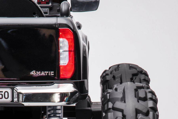 Auto Na Akumulator Mercedes  DK-MT950 4x4 Czarny