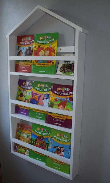 Drewniana półka domek do pokoju dziecka – wiszący regał na książki