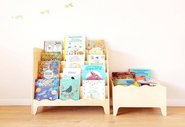 Drewniany regał na książki FALBANKA – naturalna półka Montessori do pokoju dziecka