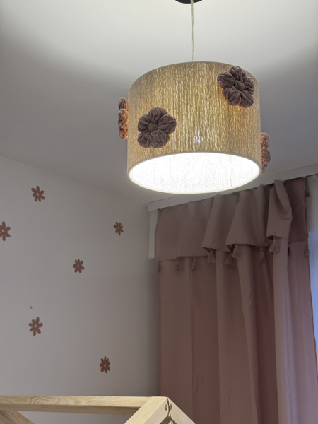 Lampa wisząca do pokoju dziewczynki w stylu Boho Kwiatki Brudny Róż 35 cm