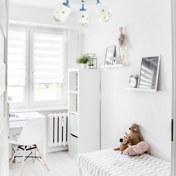 Lampa sufitowa do pokoju chłopca i dziewczynki biało - niebieska w gwiazdki 3xE27 led