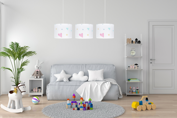 Różowa lampa dla dziewczynki abażury w białe chmurki