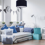 Lampa wisząca do pokoju dziecięcego w granatowe gwiazdki na białym tle średnica 60 cm