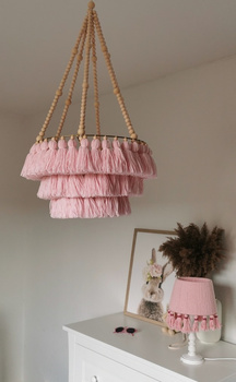 Lampa wisząca do pokoju dziewczynki w stylu Boho różowa Koraliki Chwosty 30cm
