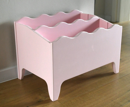 Drewniany regał na książki do pokoju dziecka Montessori Falbanka Różowa