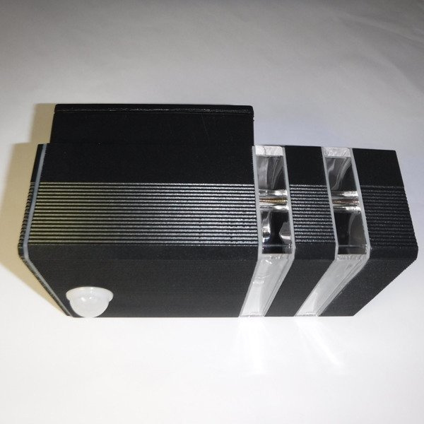 Elewacyjna Lampa RIO SENSOR z czujnikiem ruchu