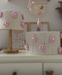 Lampa wisząca do pokoju dziewczynki w stylu Boho Kwiatki Różowe 30 cm