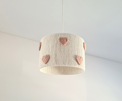 Lampa dla dziewczynki w stylu Boho Serca Różowe