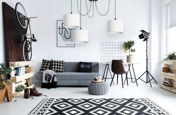 Lampa sufitowa do pokoju dziecka typu pająk Walec Spyder 3