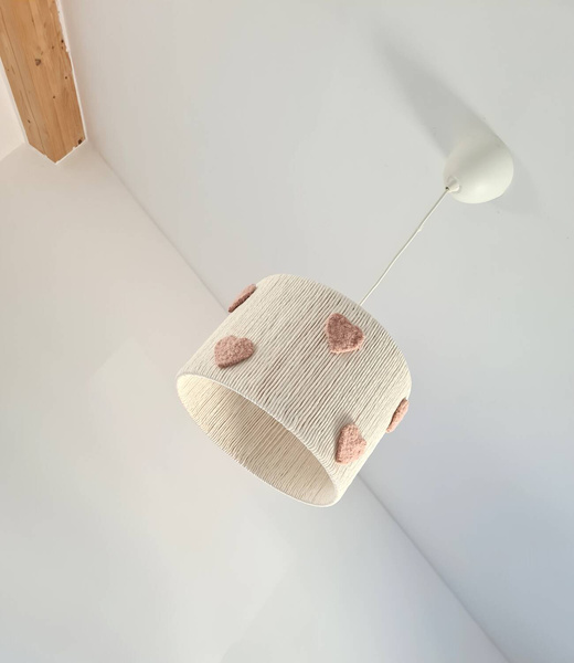 Lampa wisząca dla dziewczynki w stylu Boho Serca Różowe
