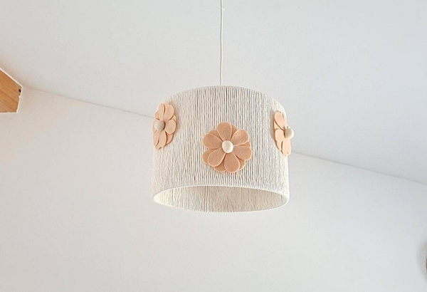 Lampa dla dziewczynki w stylu Boho Kwiaty Nude