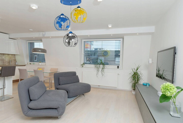 Lampa wisząca do pokoju dziecka kolorowa Zakręcony Globus 3xE27 Led