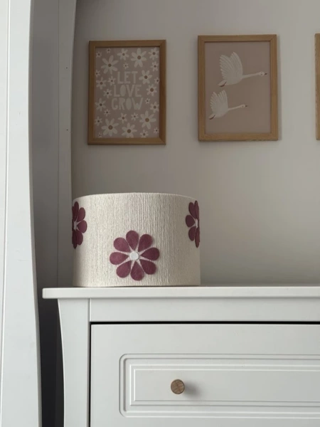 Lampa wisząca do pokoju dziewczynki w stylu boho Kwiaty średnica 30 cm Led 